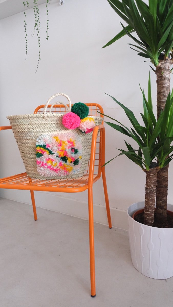 APPRENEZ LE « LATCH HOOKING » GRÂCE À AGNÈS DE CHAUMIÈRE OISEAU - Des Petits Hauts