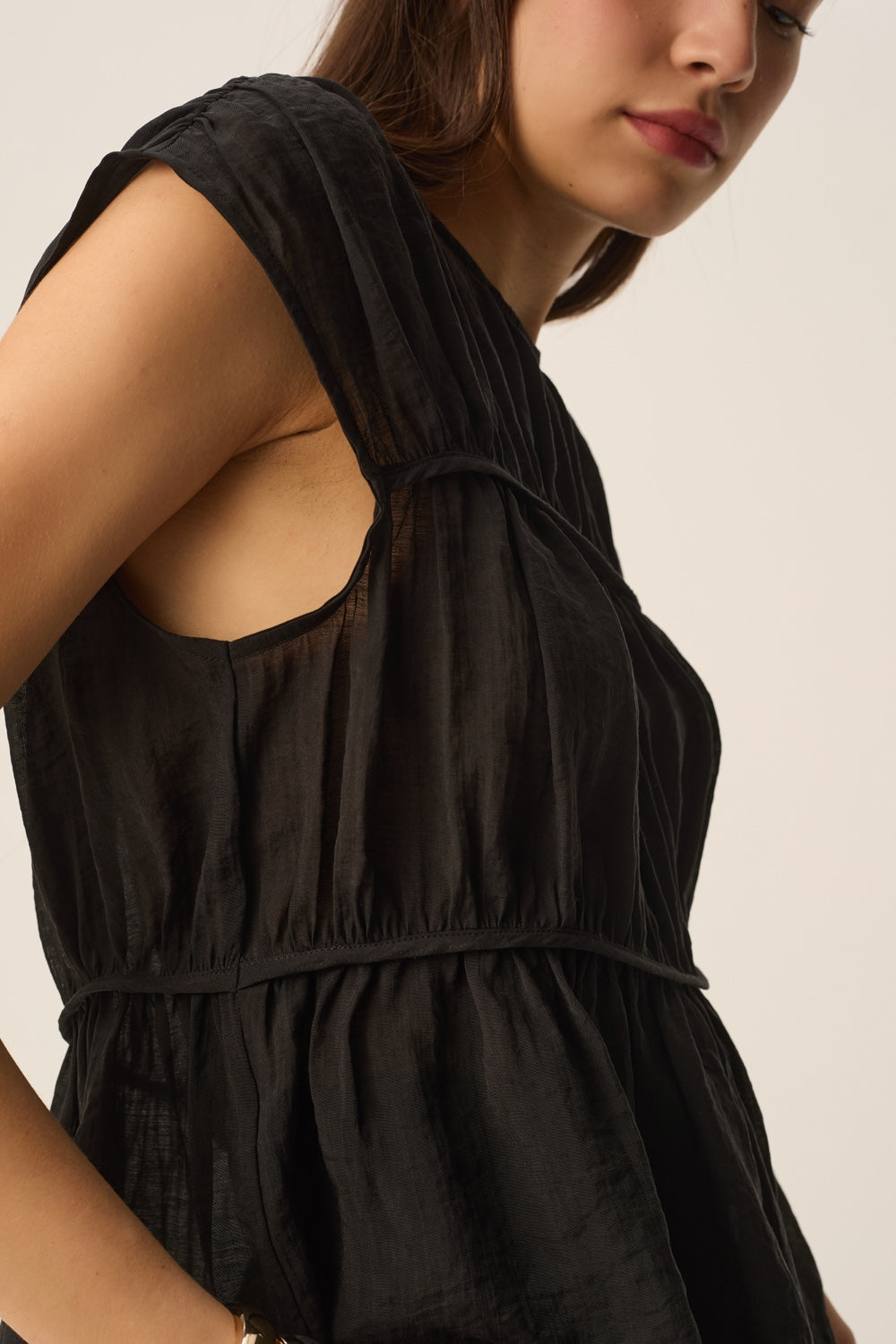 Top Sarah Noir