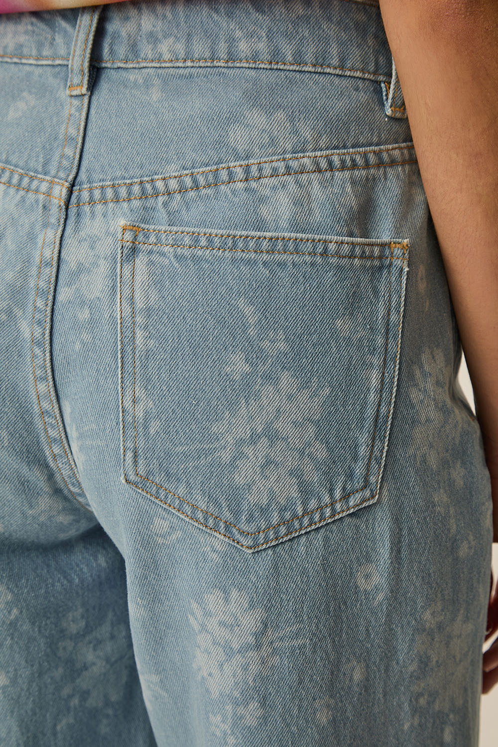 Jean Louela Floral Bleach
