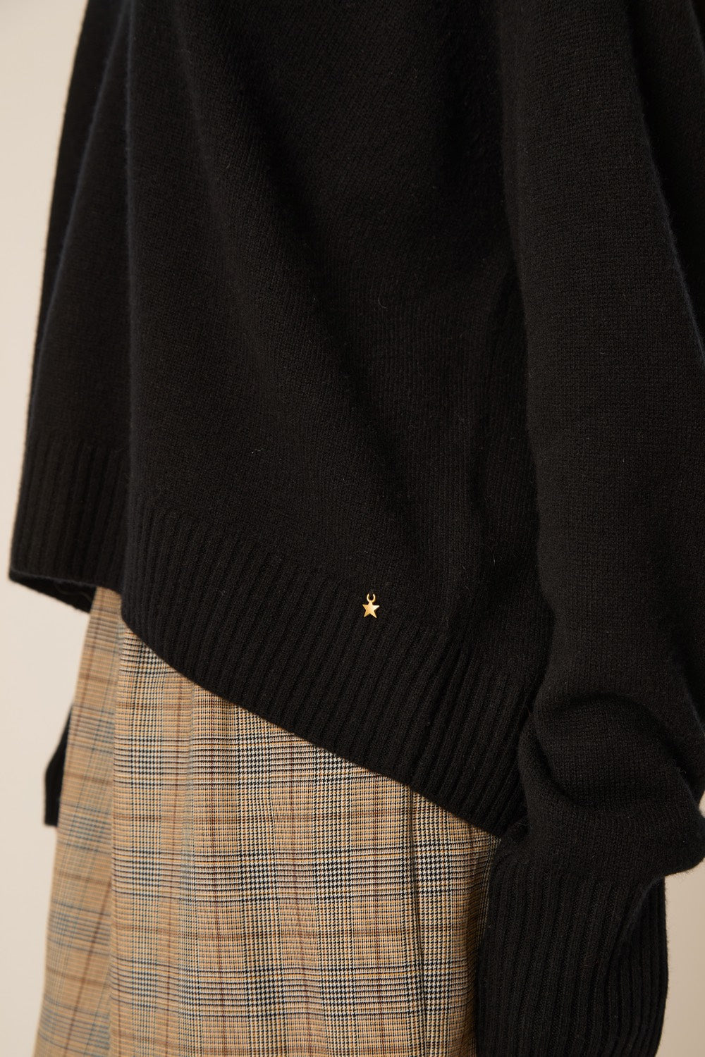 Pull Arilou Noir