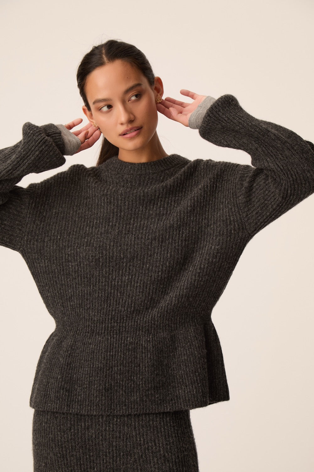 Pull Ananda Anthracite