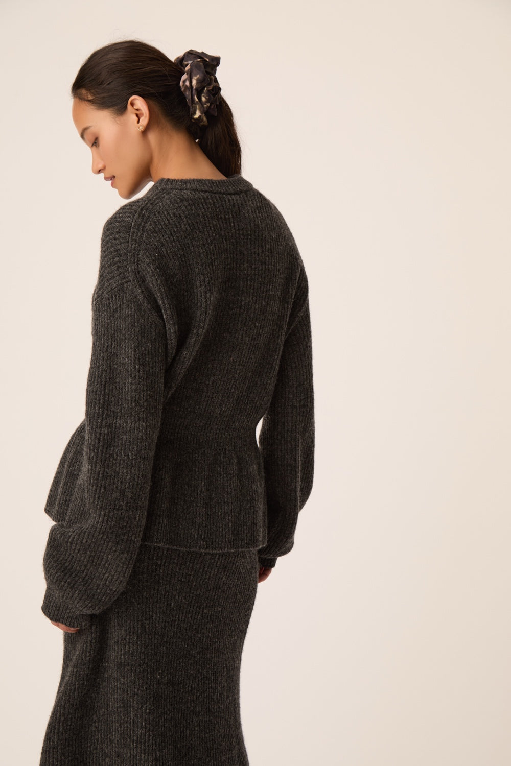 Pull Ananda Anthracite