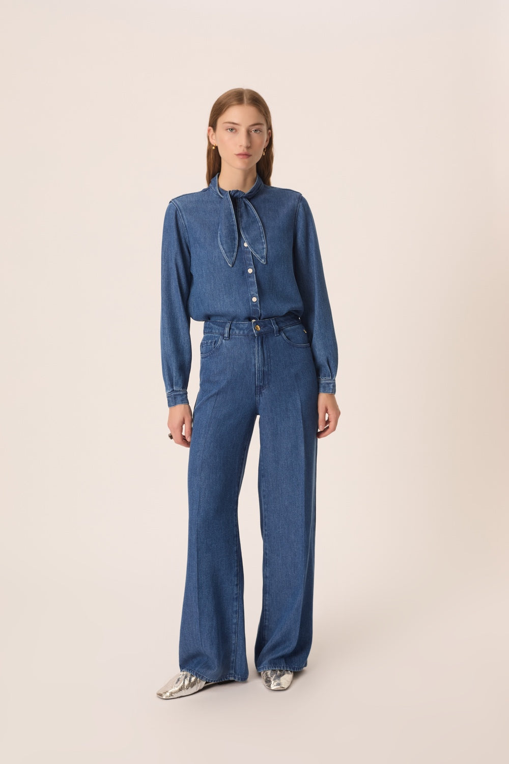 Jean Loucio Middle Blue