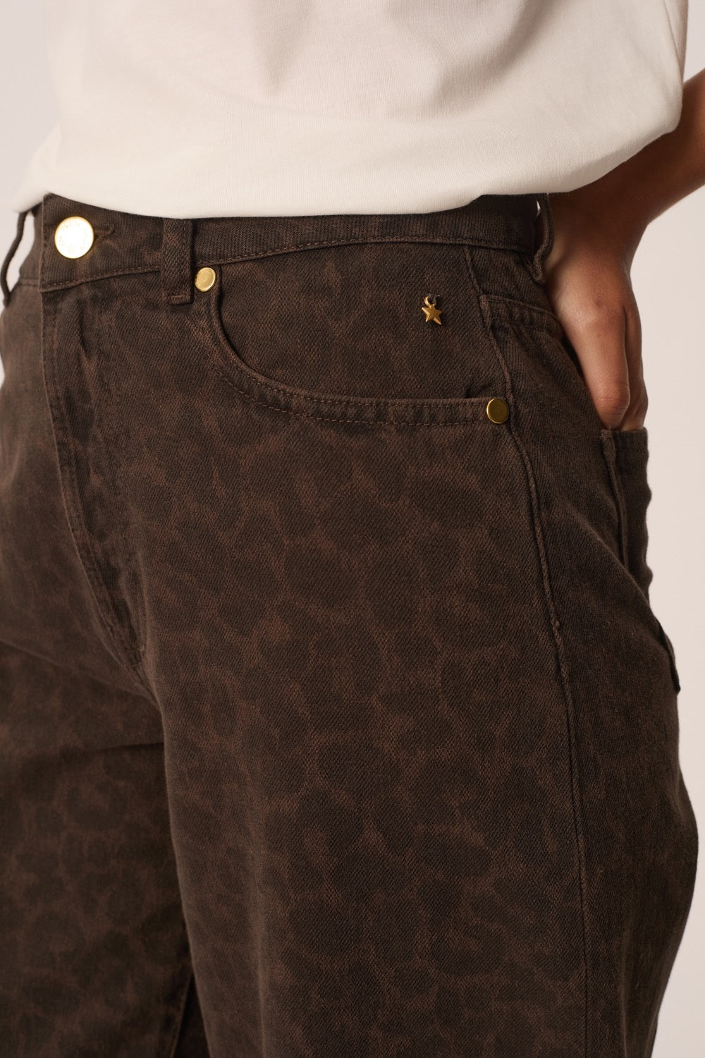 Jean Louela Leo Leopard